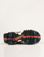ZAPATILLAS EXE SY24 6 en color Negro