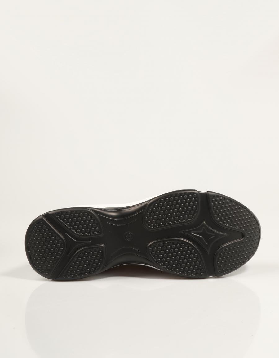 ZAPATILLAS EXE 106 22WEX123 en color Negro