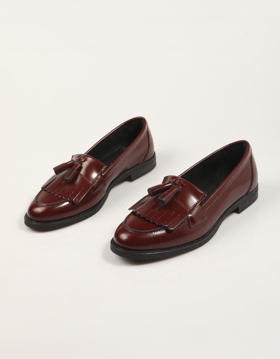 ZAPATOS REBECCA HOPE 1110 en color Burdeos