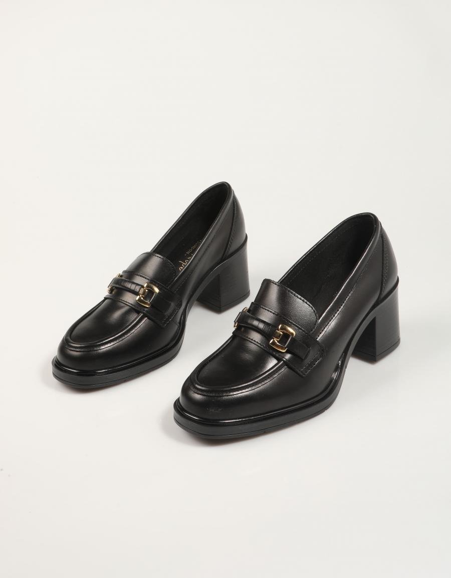 ZAPATOS REBECCA HOPE 5846 en color Negro