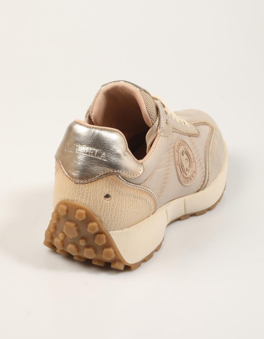 ZAPATILLAS CARMELA 161817 en color Beige
