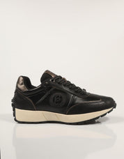 ZAPATILLAS CARMELA 161817 en color Negro