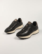ZAPATILLAS CARMELA 161817 en color Negro