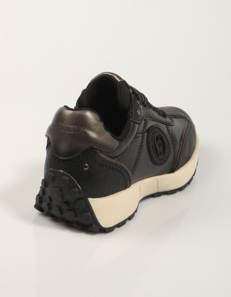 ZAPATILLAS CARMELA 161817 en color Negro