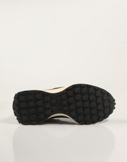 ZAPATILLAS CARMELA 161817 en color Negro