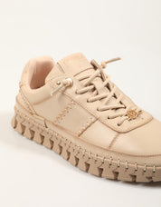 ZAPATILLAS CARMELA 162528 en color Beige