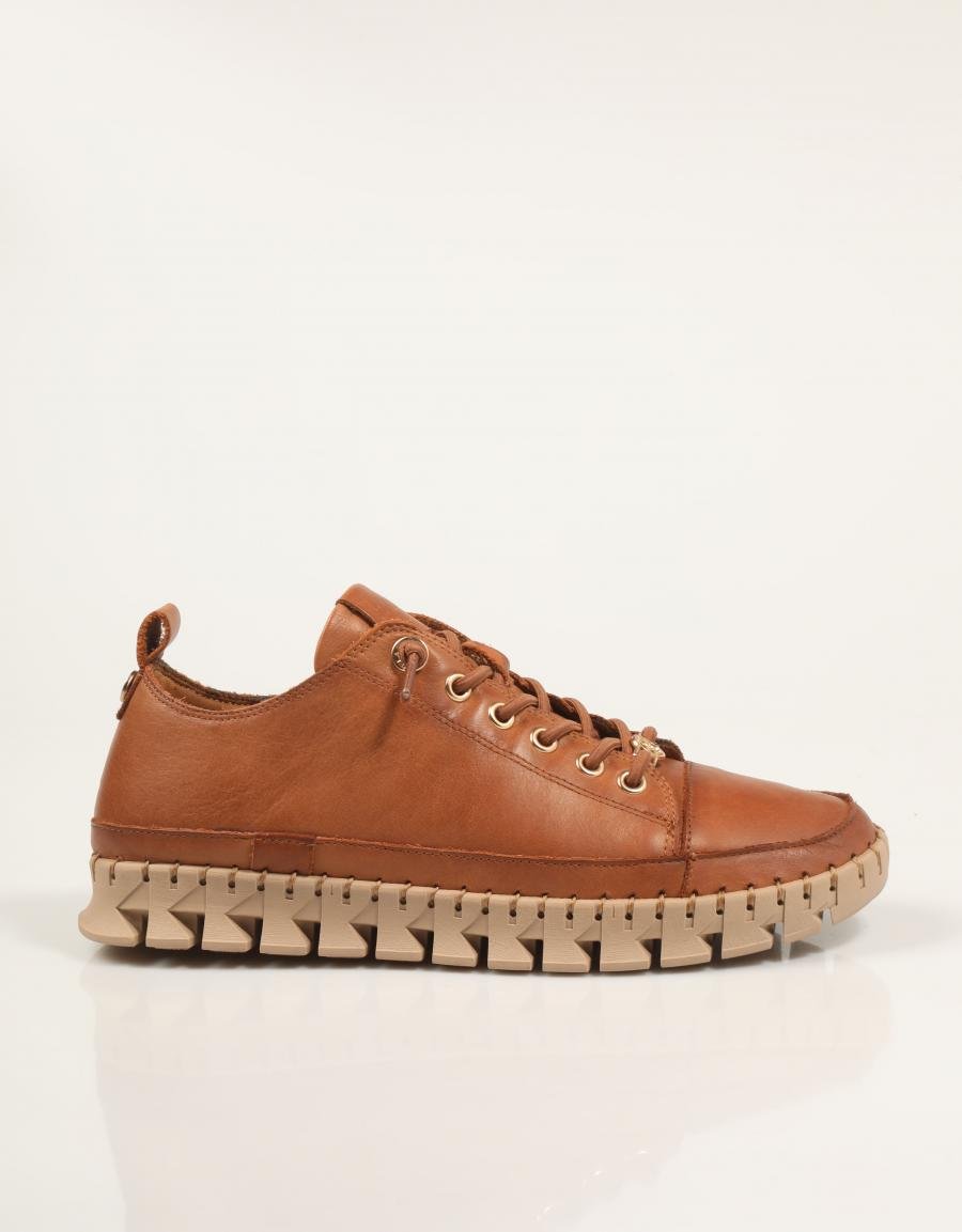 ZAPATILLAS CARMELA 1625231 en color Cuero