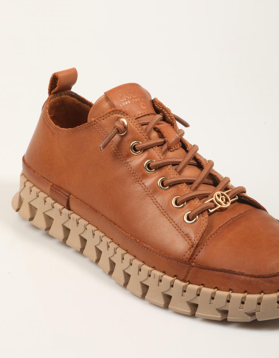 ZAPATILLAS CARMELA 1625231 en color Cuero