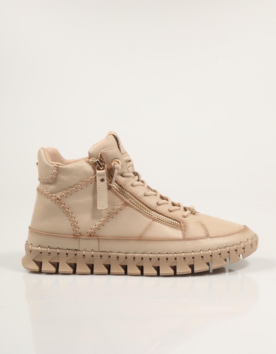 ZAPATILLAS CARMELA 162708 en color Beige