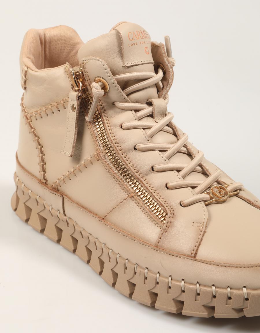 ZAPATILLAS CARMELA 162708 en color Beige
