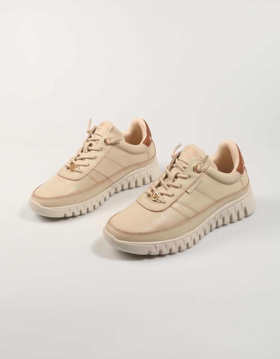 ZAPATILLAS CARMELA 162525 en color Beige
