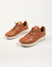 ZAPATILLAS CARMELA 162525 en color Cuero