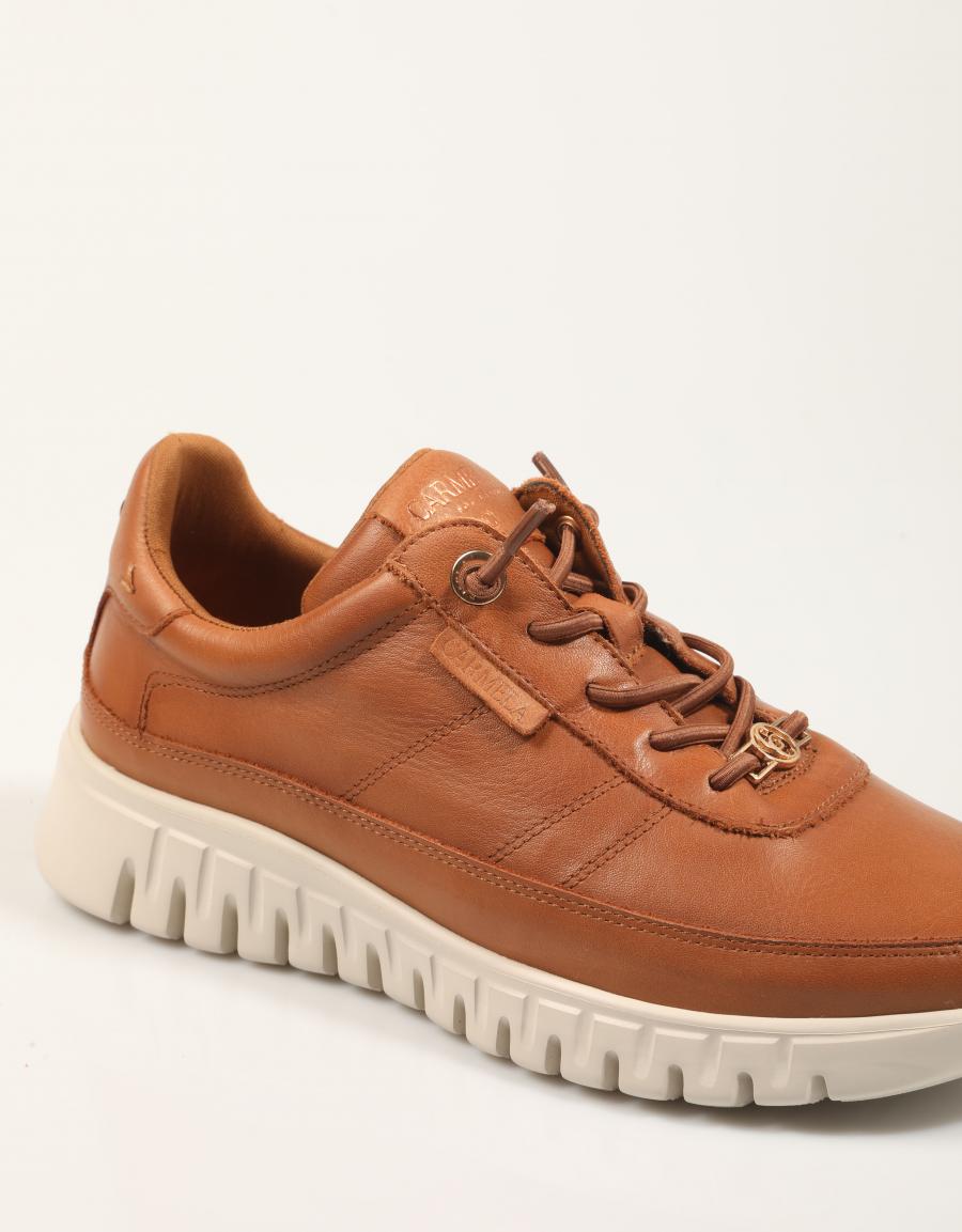 ZAPATILLAS CARMELA 162525 en color Cuero