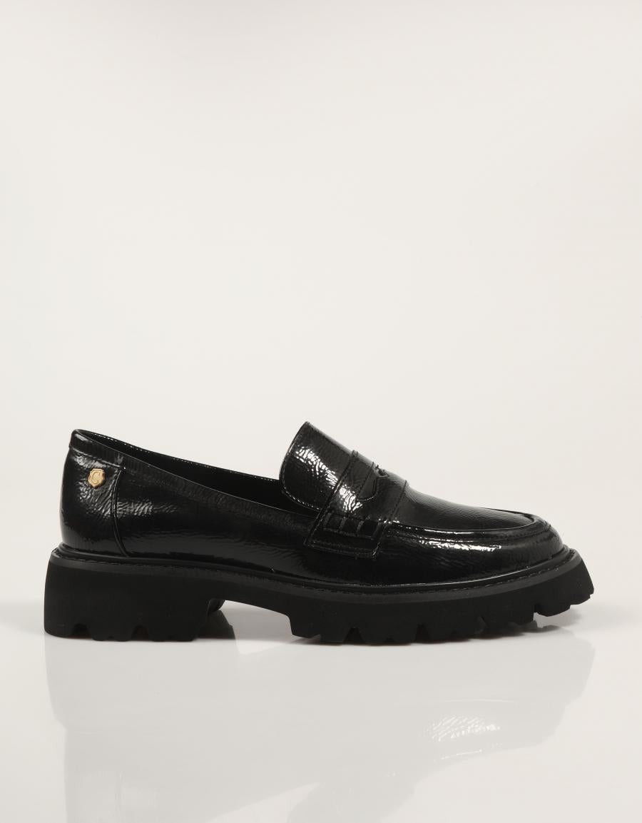 ZAPATOS CARMELA 162551 en color Negro