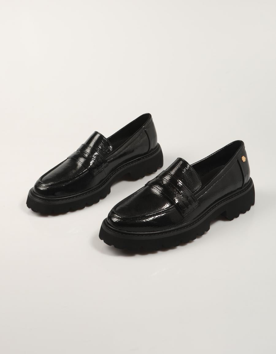 ZAPATOS CARMELA 162551 en color Negro