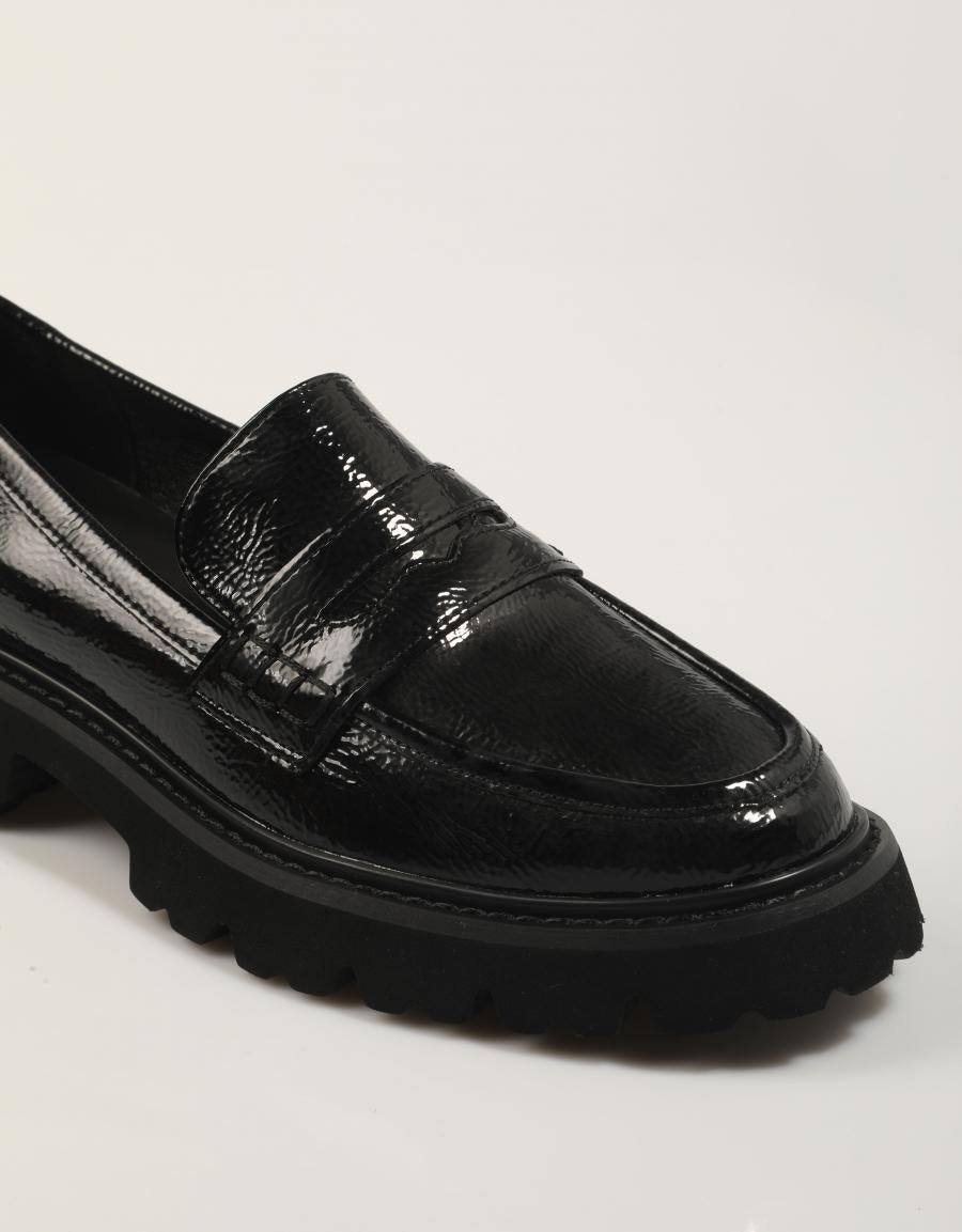 ZAPATOS CARMELA 162551 en color Negro