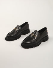 ZAPATOS CARMELA 162545 en color Negro