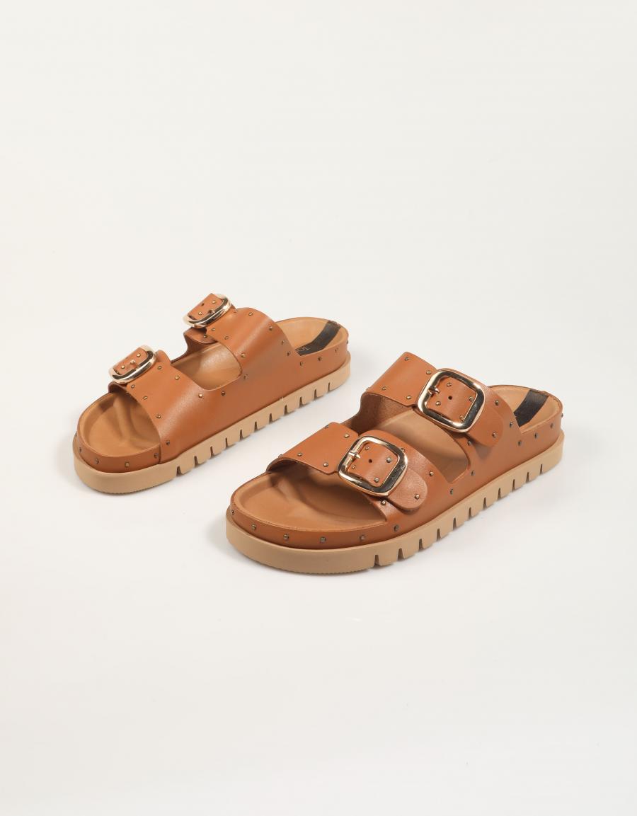 SANDALIAS TAKE ME 2401 en color Cuero