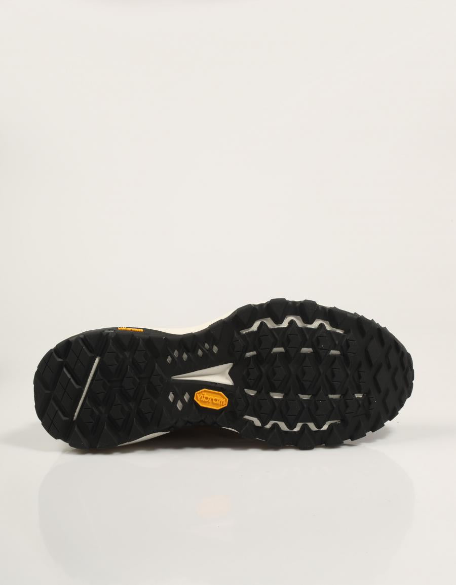 ZAPATILLAS VANS MTE CROSSPATH XC en color Negro