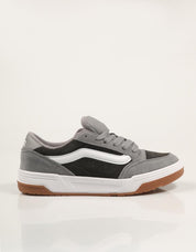 ZAPATILLAS VANS HYLANE en color Gris