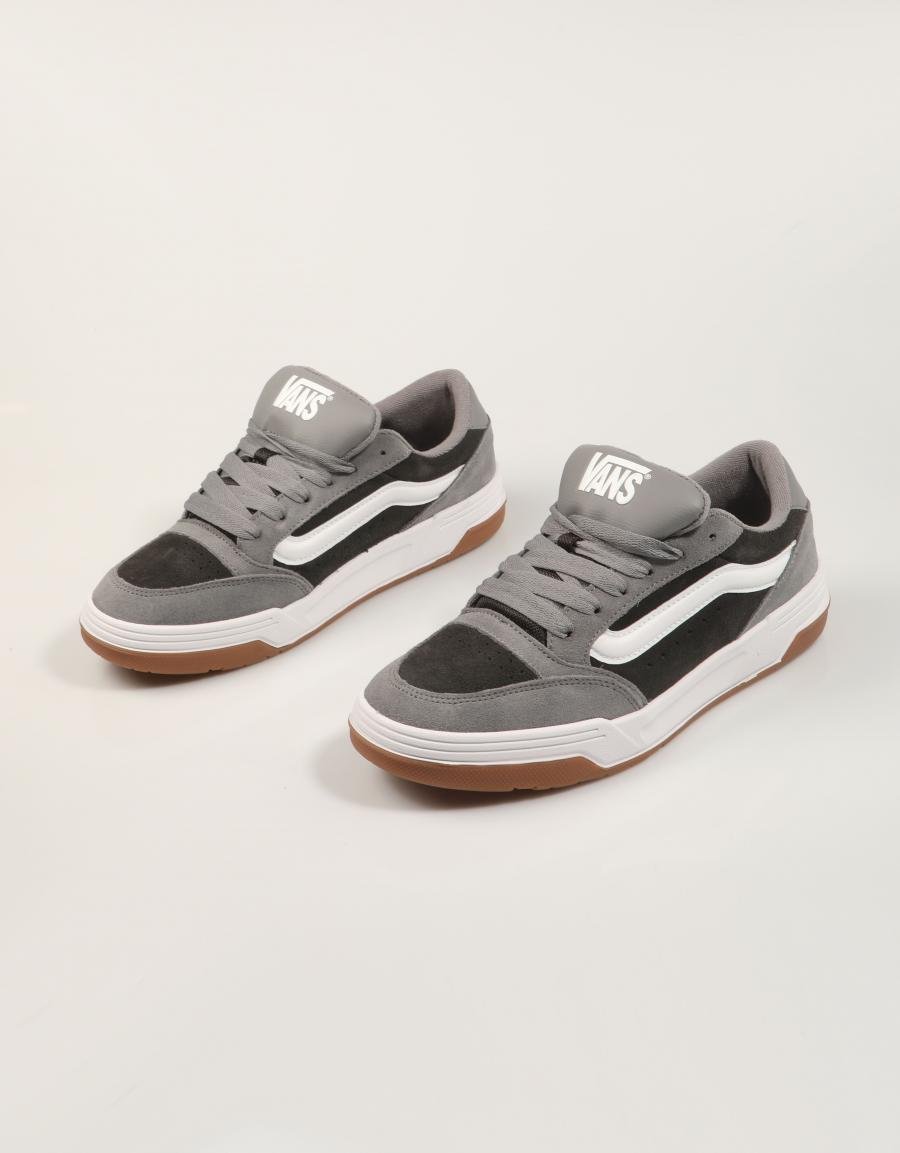 ZAPATILLAS VANS HYLANE en color Gris