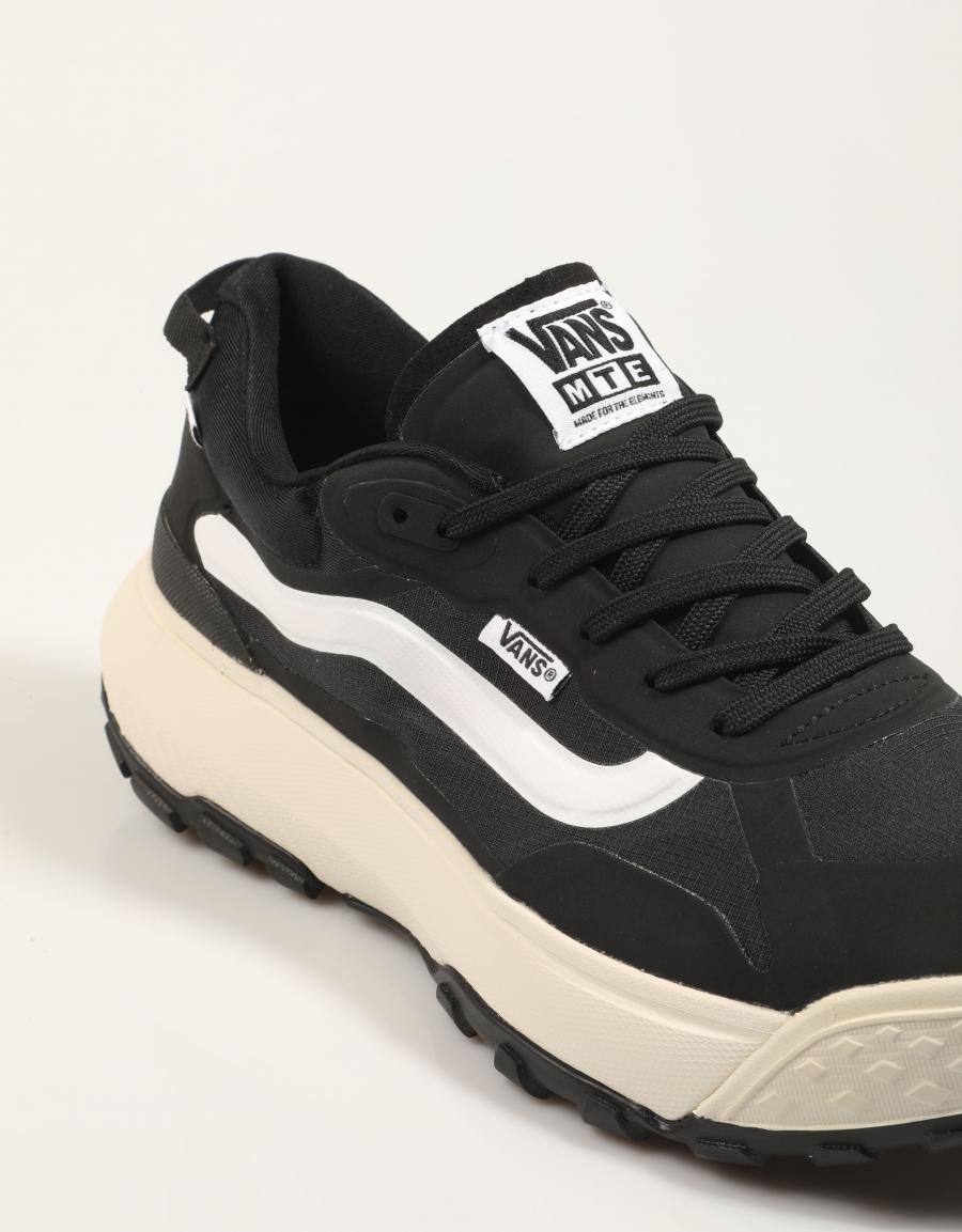 ZAPATILLAS VANS MTE CROSSPATH en color Negro