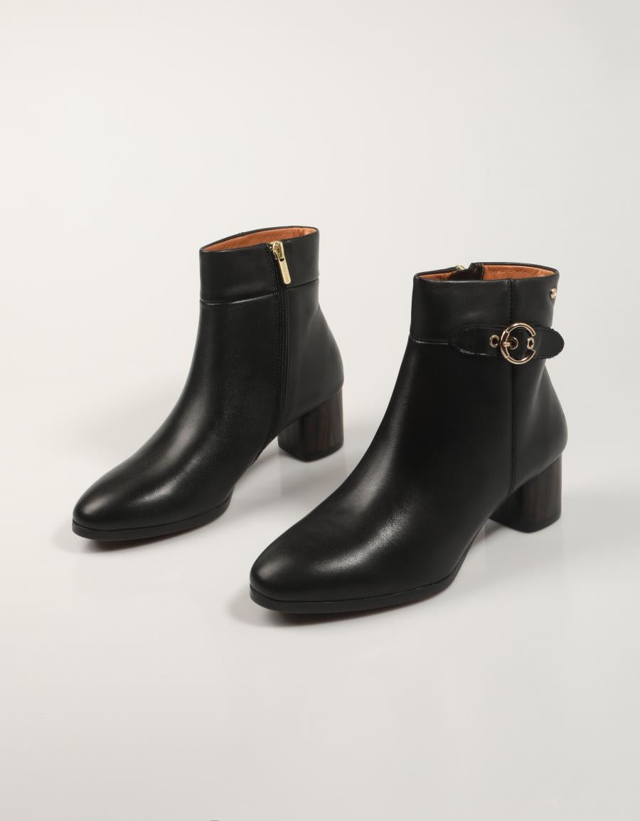 BOTINES PIKOLINOS CALAFAT W1Z-8588 en color Negro