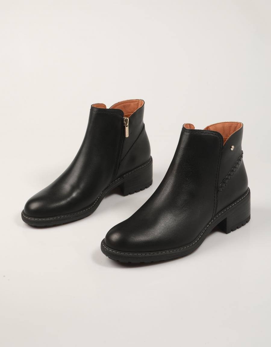 BOTINES PIKOLINOS MEDINA W0D-8871 en color Negro