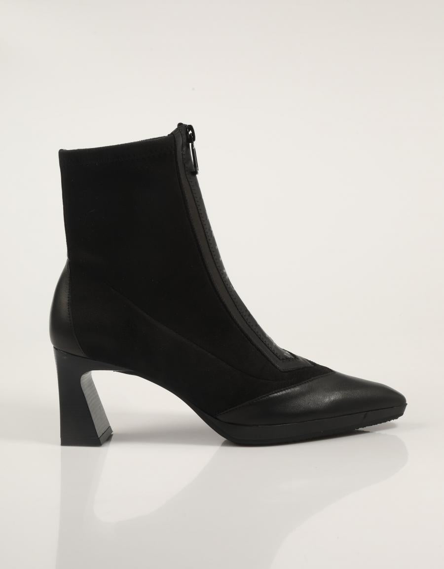 BOTINES HISPANITAS CHI254186 en color Negro