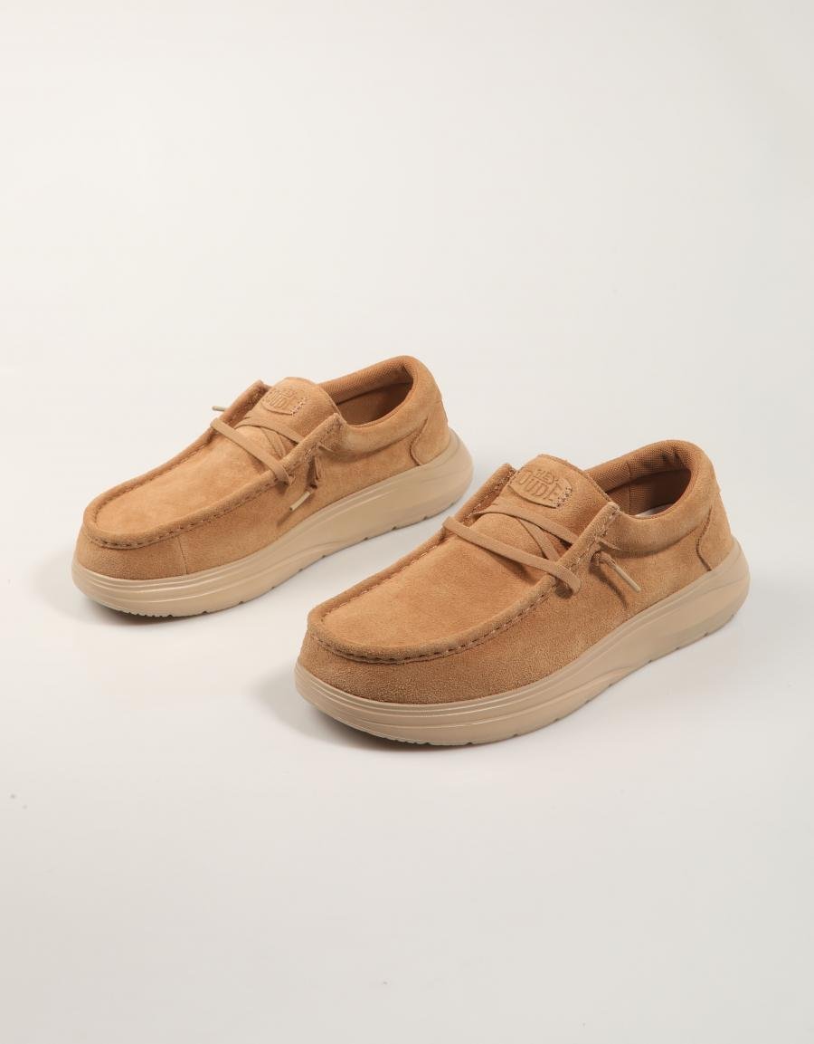 ZAPATOS DUDE WALLY CONF SUEDE en color Cuero