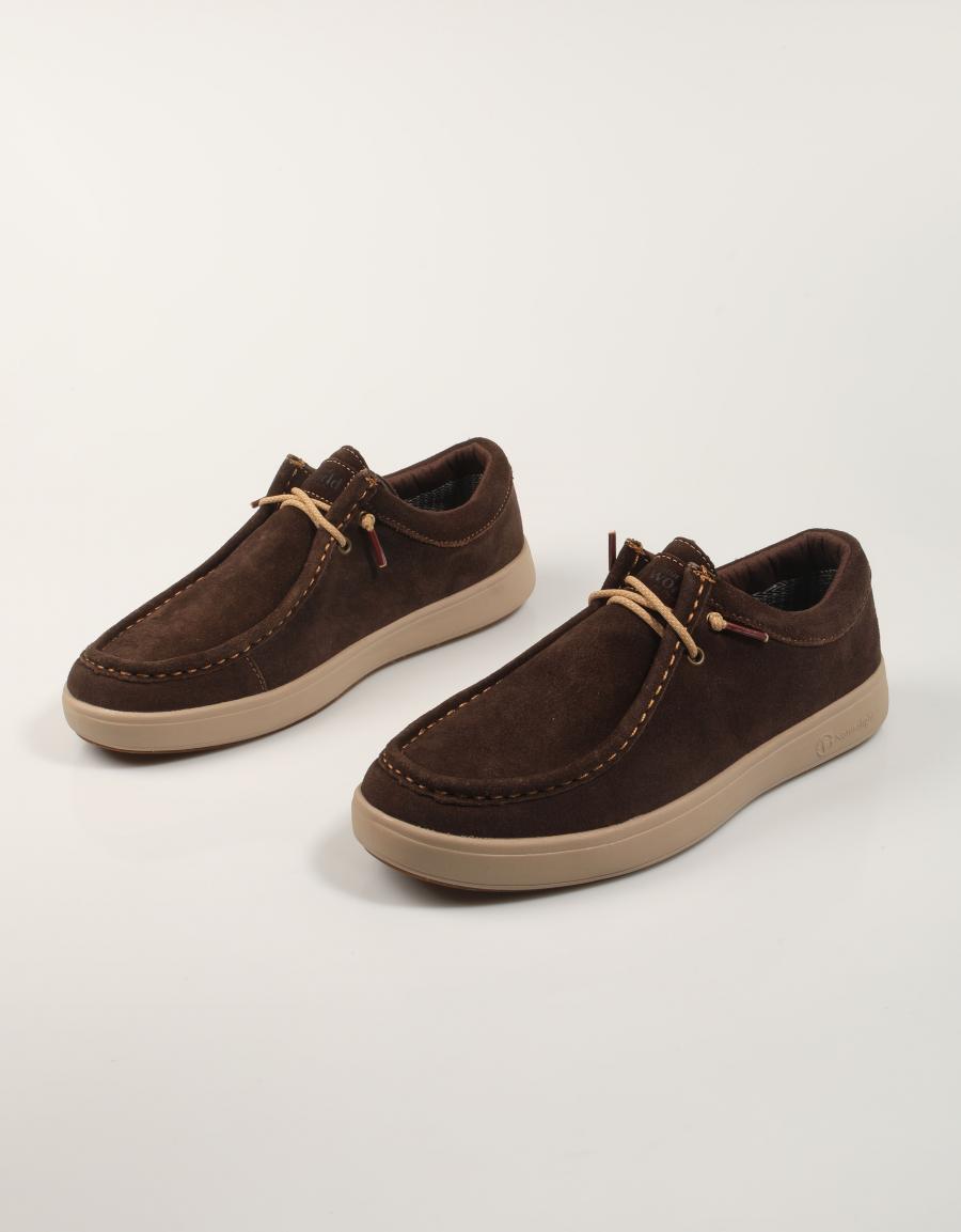 ZAPATOS NATURAL WORLD MAZAMA en color Marron