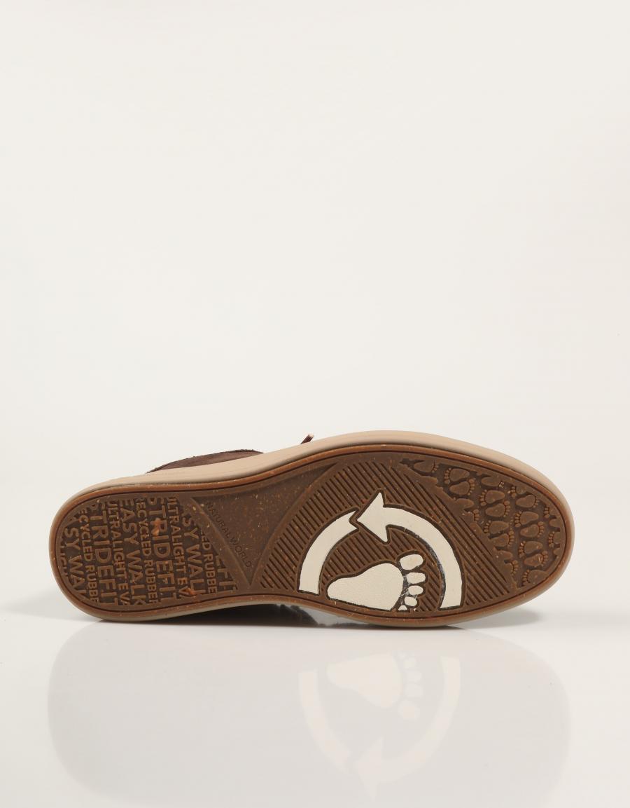 ZAPATOS NATURAL WORLD MAZAMA en color Marron