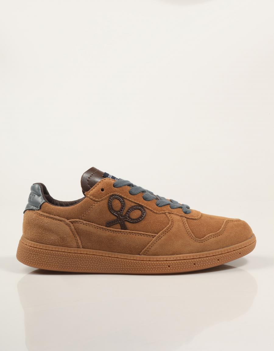 ZAPATILLAS SILBON 133647 en color Cuero