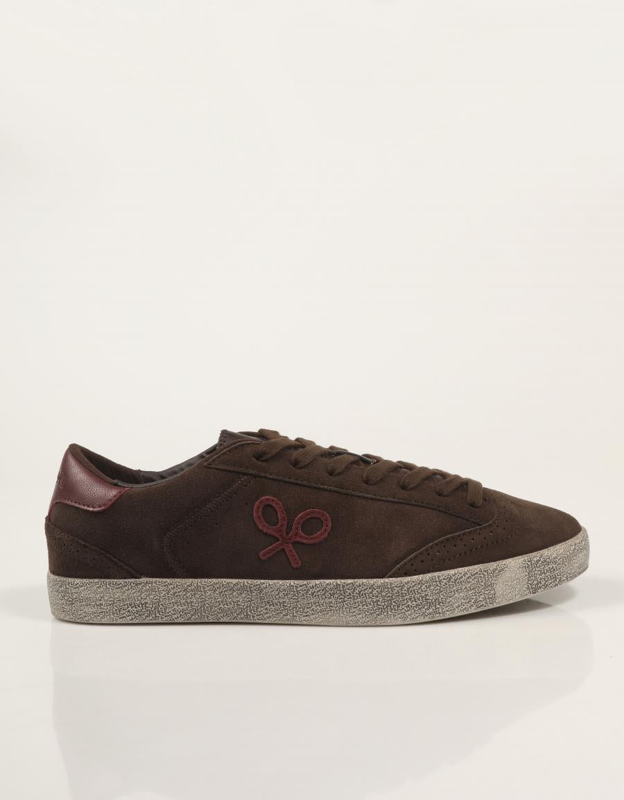 ZAPATILLAS SILBON 133642 en color Marron