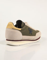 ZAPATILLAS SILBON 133637 en color Kaki