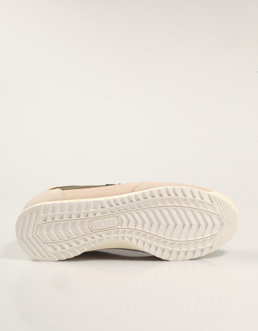 ZAPATILLAS SILBON 133637 en color Kaki