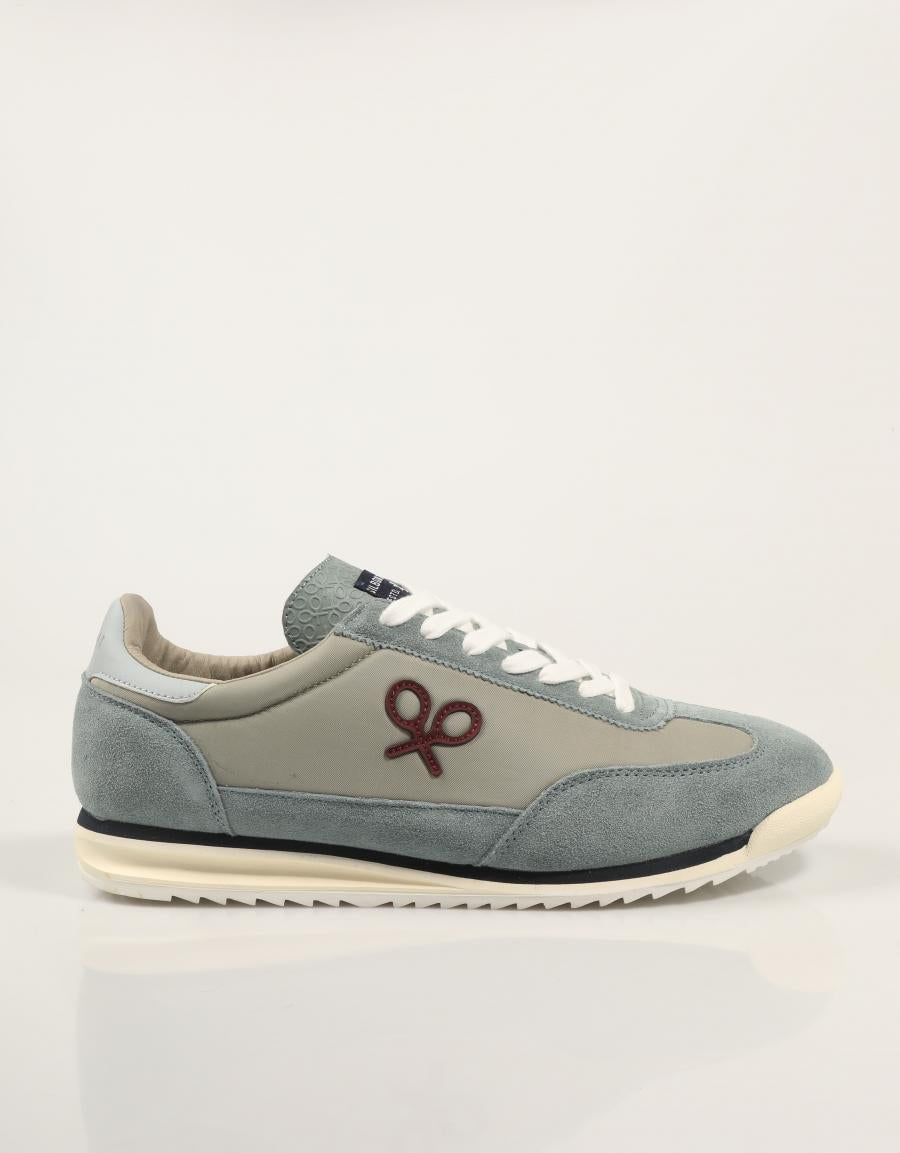 ZAPATILLAS SILBON 133636 en color Gris