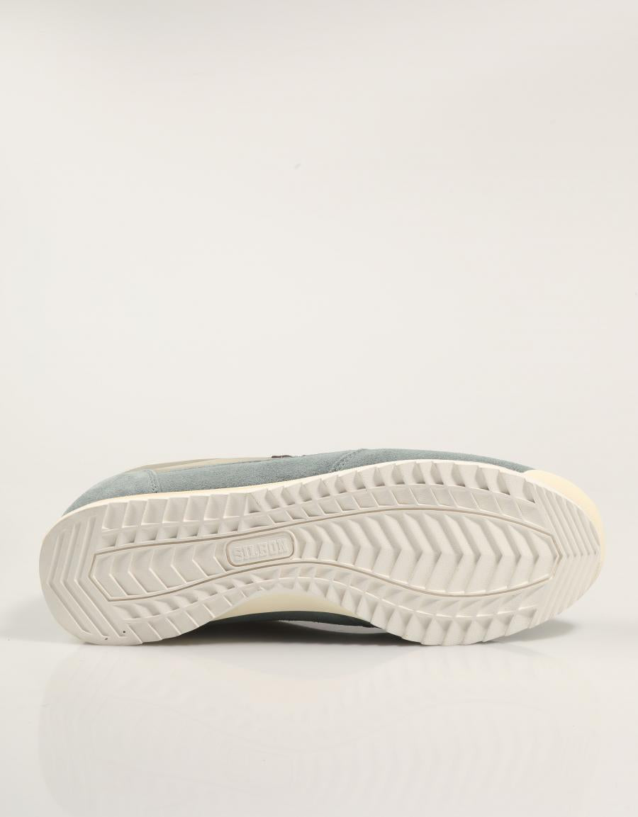 ZAPATILLAS SILBON 133636 en color Gris
