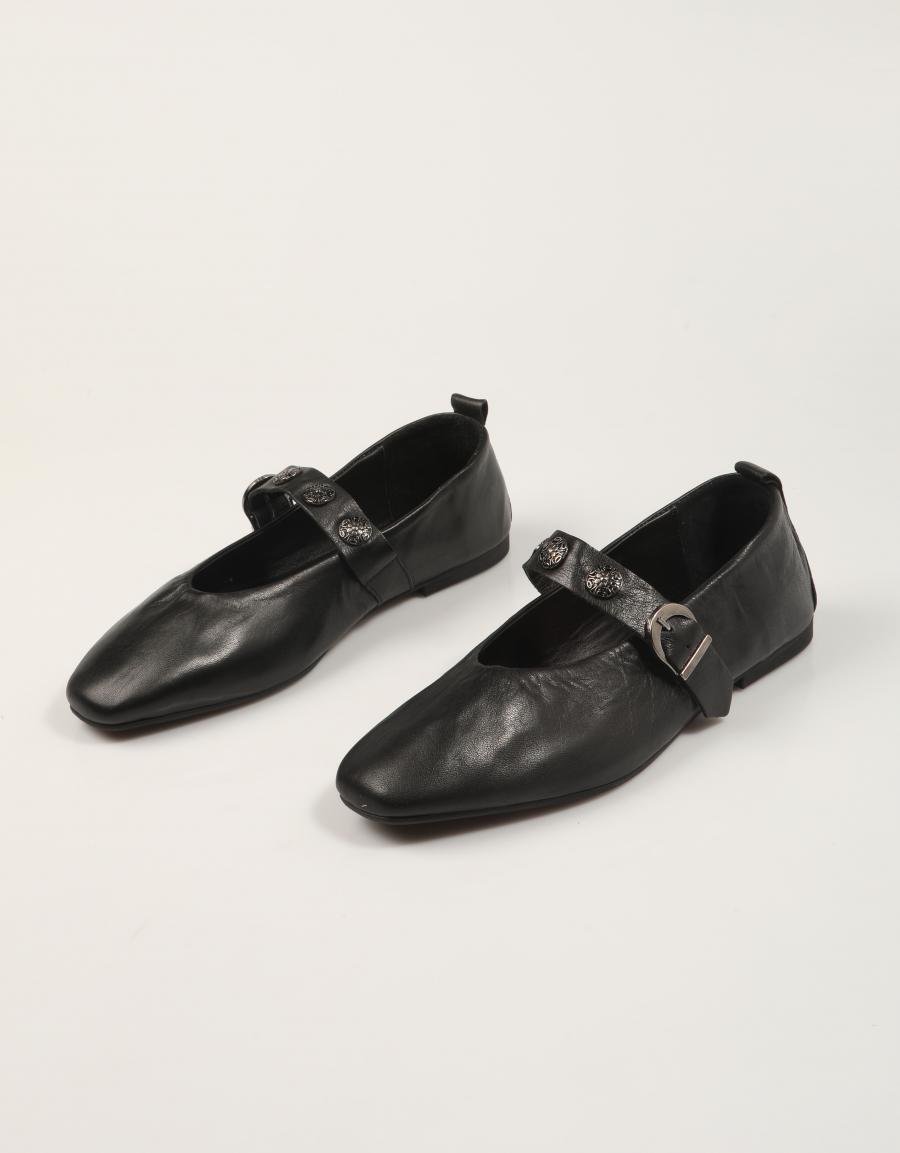ZAPATOS TOP 3 726 en color Negro