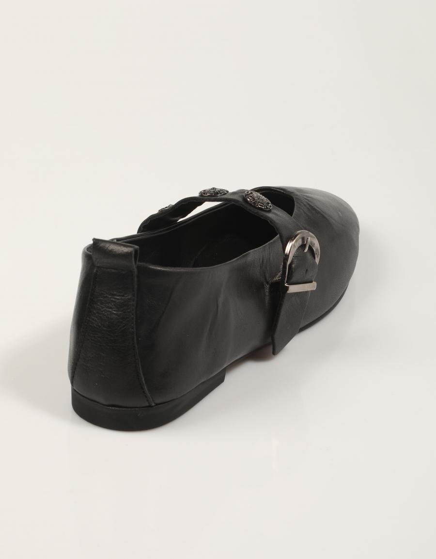 ZAPATOS TOP 3 726 en color Negro