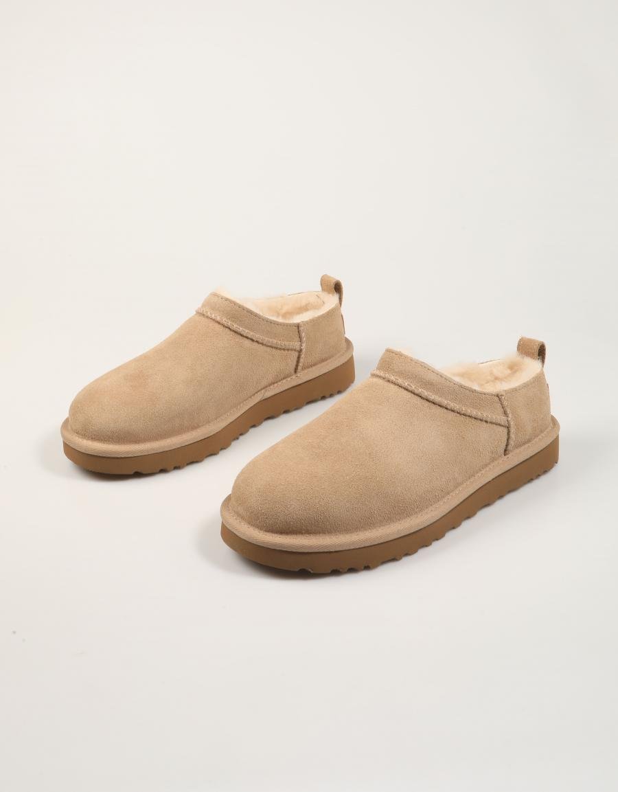ZAPATOS UGG W CLASSIC MICRO en color Beige