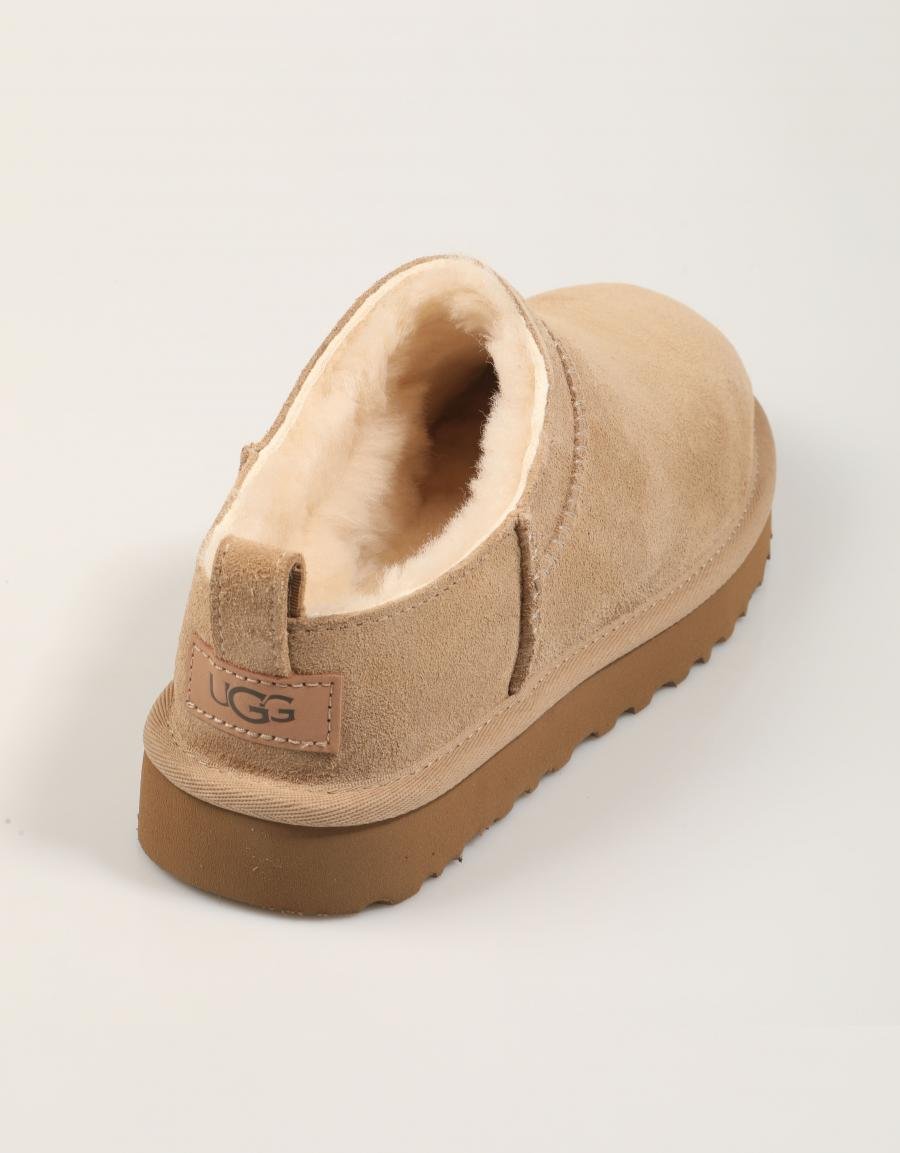 ZAPATOS UGG W CLASSIC MICRO en color Beige