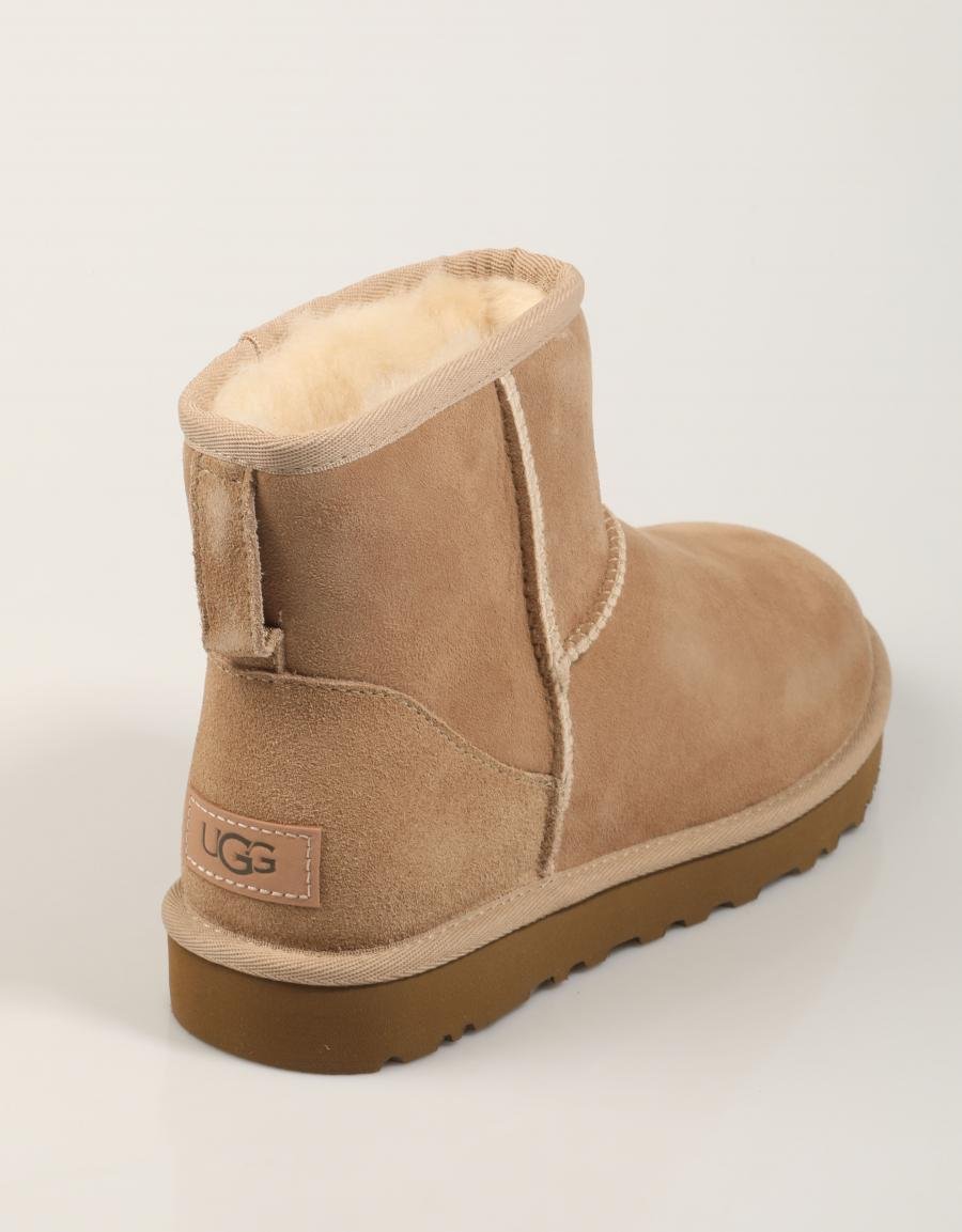 BOTINES UGG W CLASSIC MINI II en color Beige