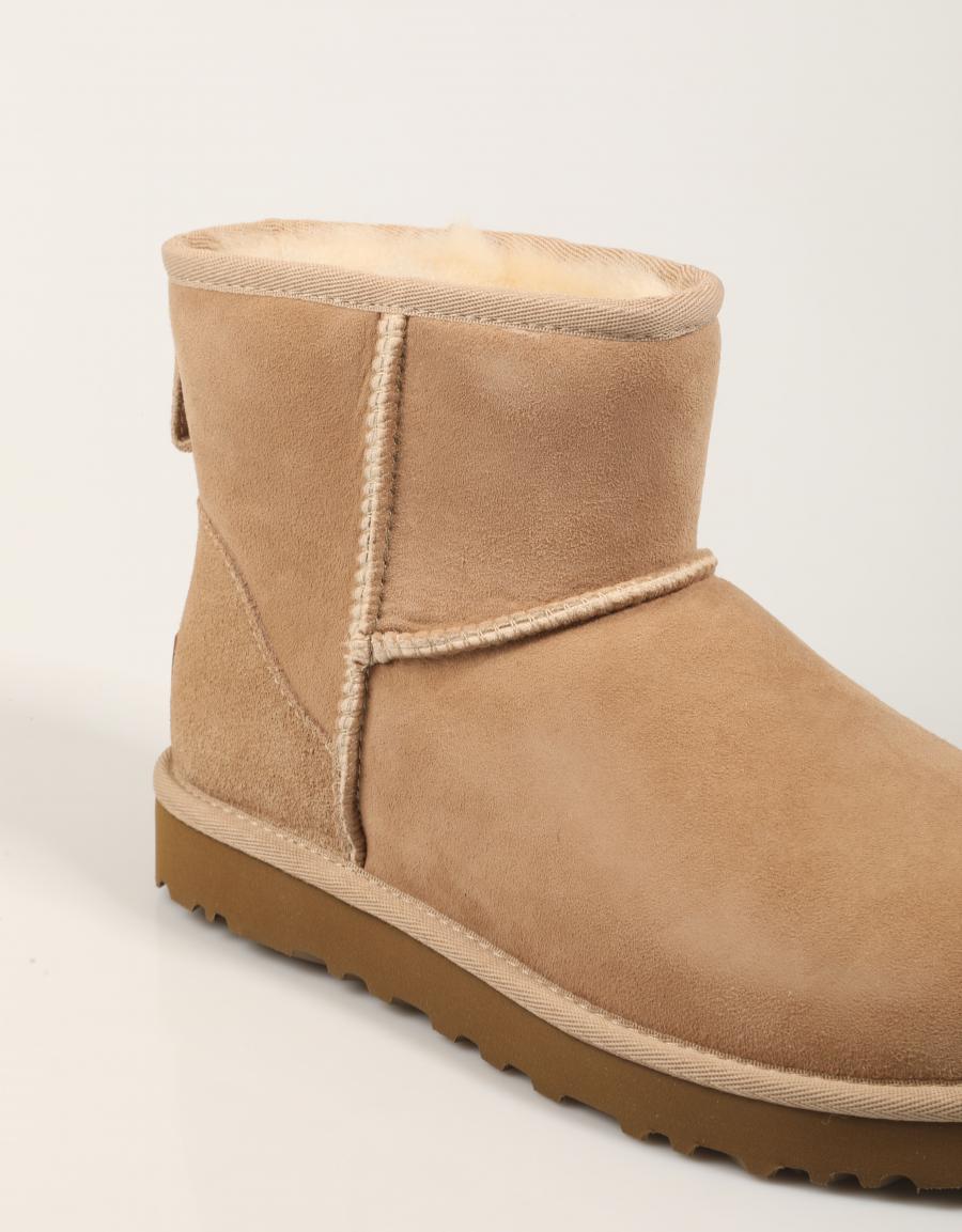 BOTINES UGG W CLASSIC MINI II en color Beige