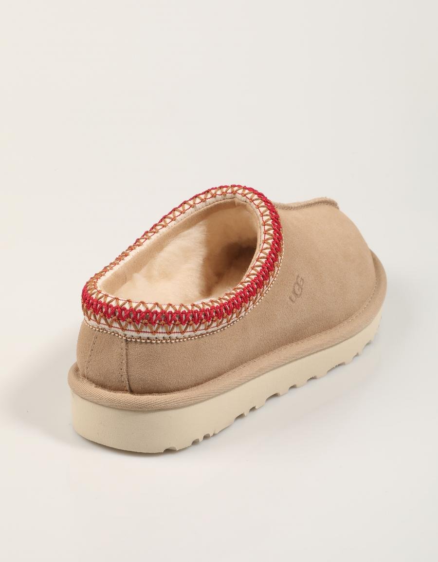 ZUECOS UGG W TASMAN II en color Beige