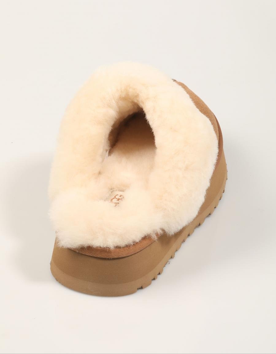 ZAPATILLAS CASA UGG W DISQUETTE II en color Cuero