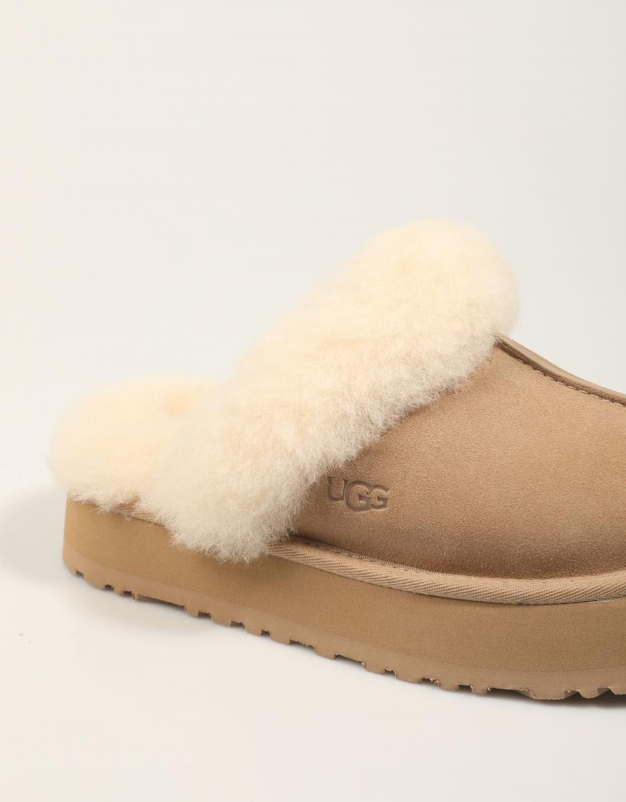 ZAPATILLAS CASA UGG W DISQUETTE II en color Beige