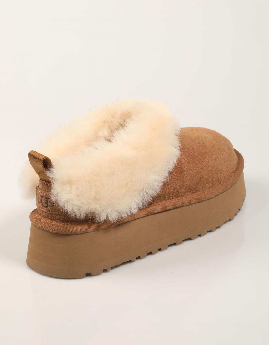 ZUECOS UGG W TAZELLE en color Cuero