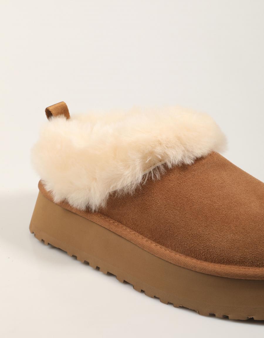ZUECOS UGG W TAZELLE en color Cuero