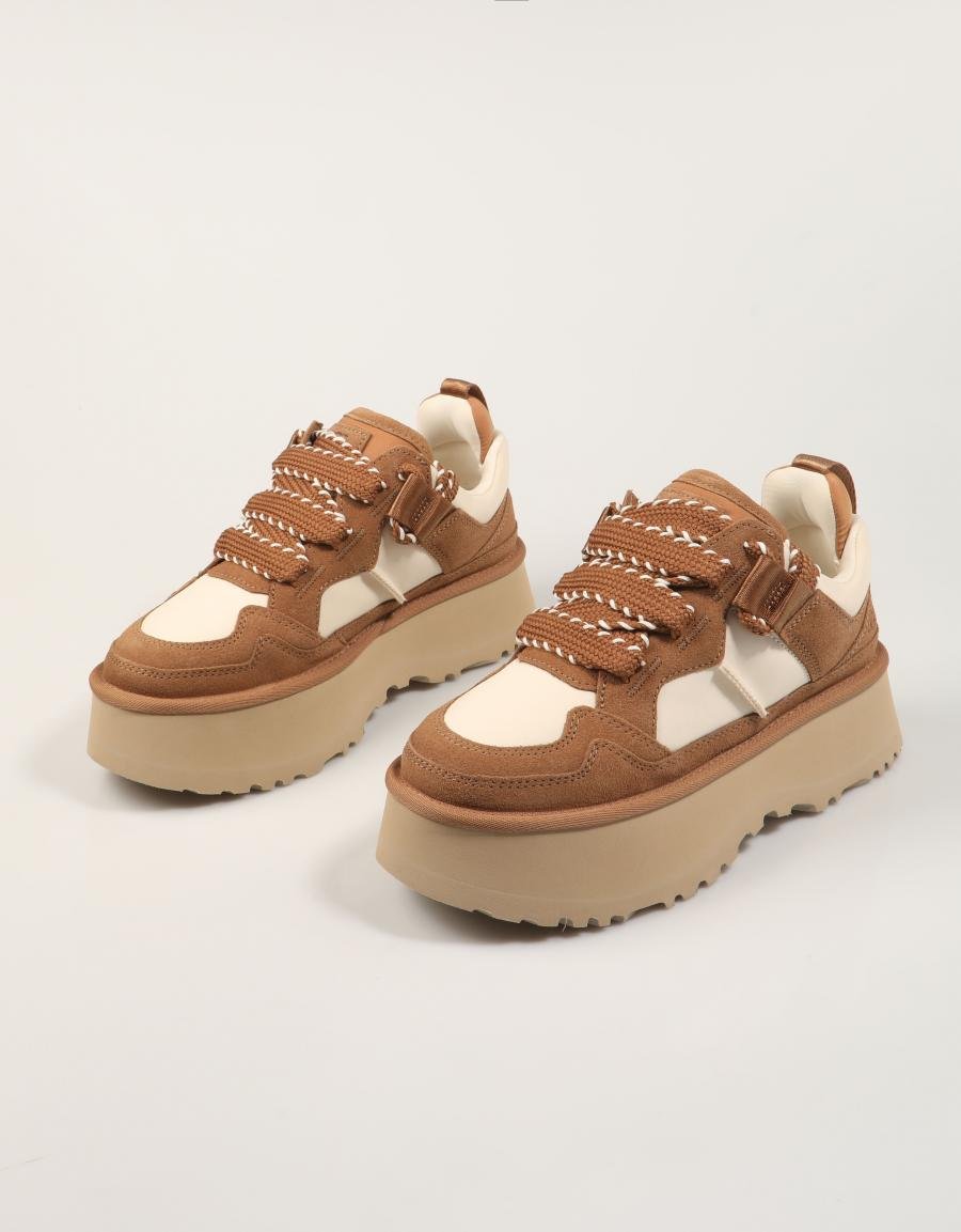 ZUECOS UGG W ASTROMEL en color Cuero